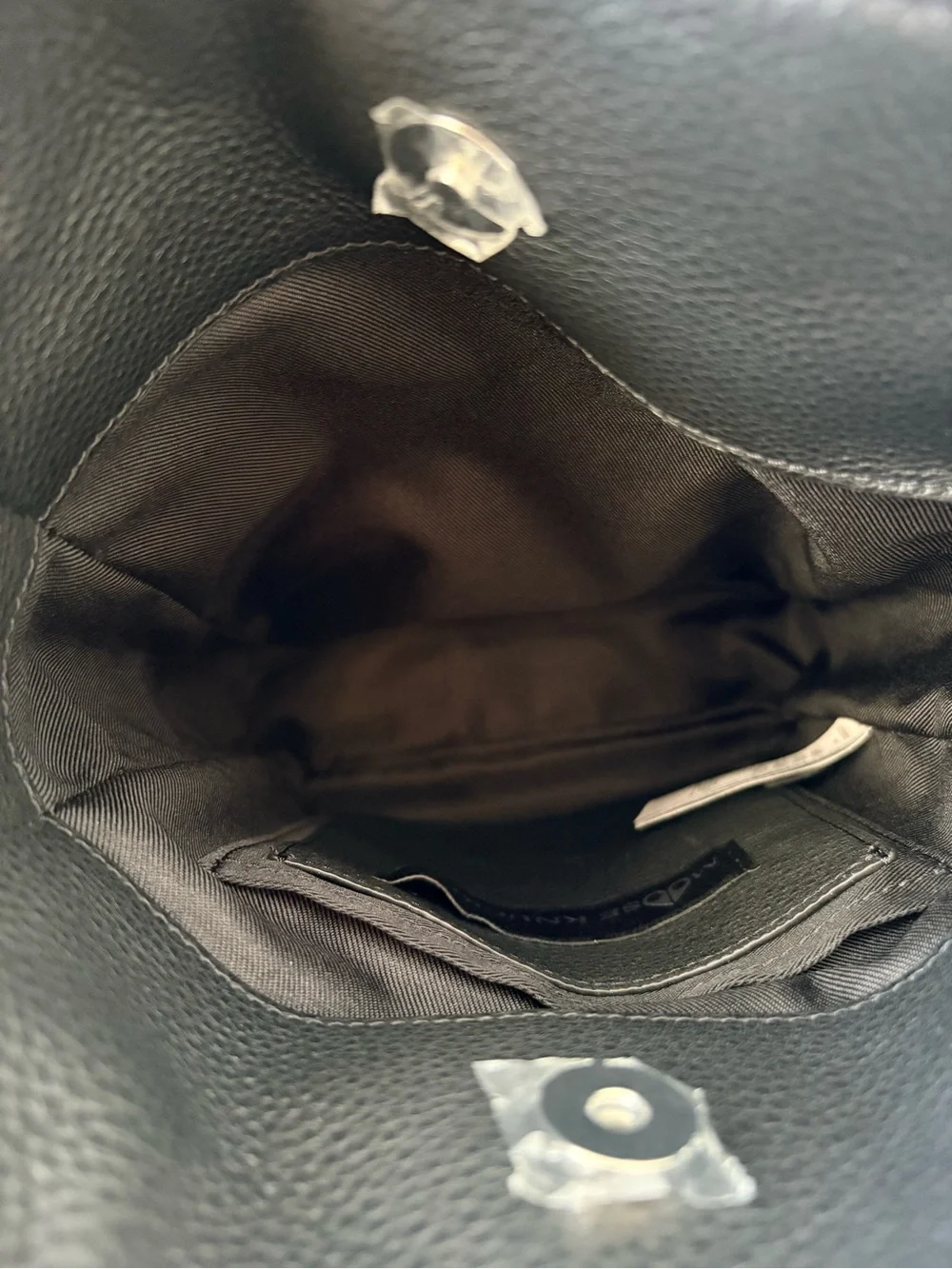 Moose‎ Knuckles Decaire Black Pebbled Leather Messenger Crossbody